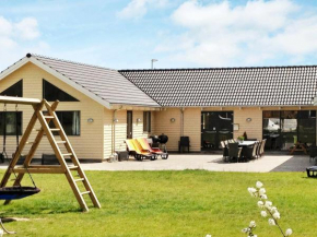 Spacious Holiday Home in Glesborg Near the Ocean